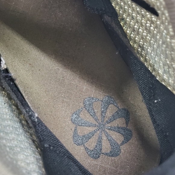 Nike Shoes Youth 7 Women 8.5 Air VaporMax 2021 Flyknit Monochrome - Picture 7 of 12